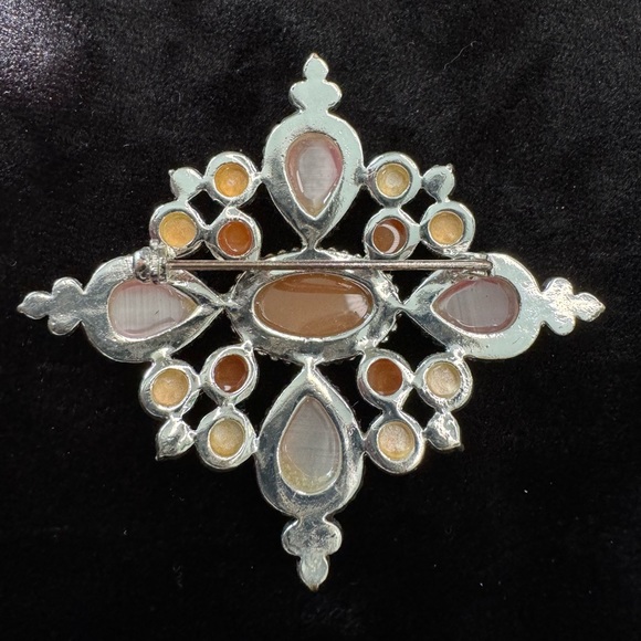 Vintage Maltese Cross Brooch - Picture 2 of 3